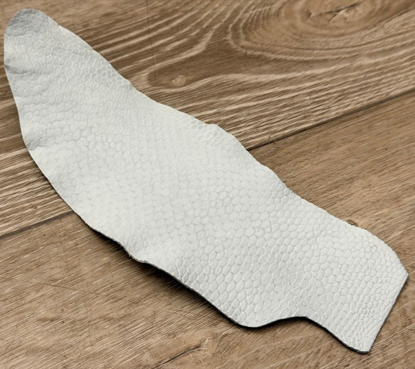 White Crust Genuine Beaver Tail Leather 181 product photo 1